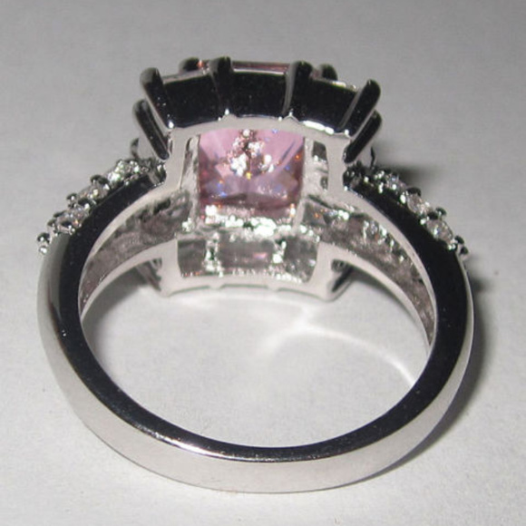 NWT ring square cut cubic zirconia high quality - Picture 5 of 8